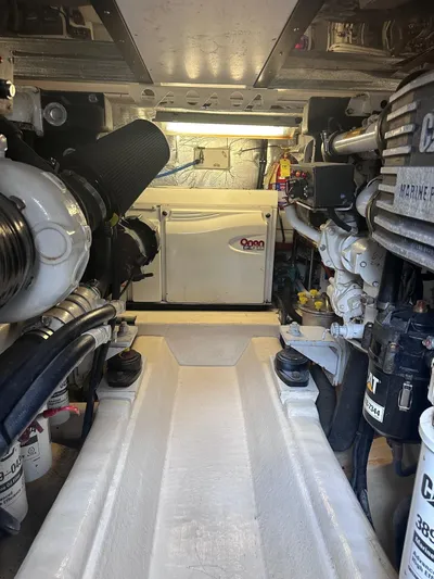 Down Under Yacht Photos Pics Riviera 51 Down Under - Engine Room