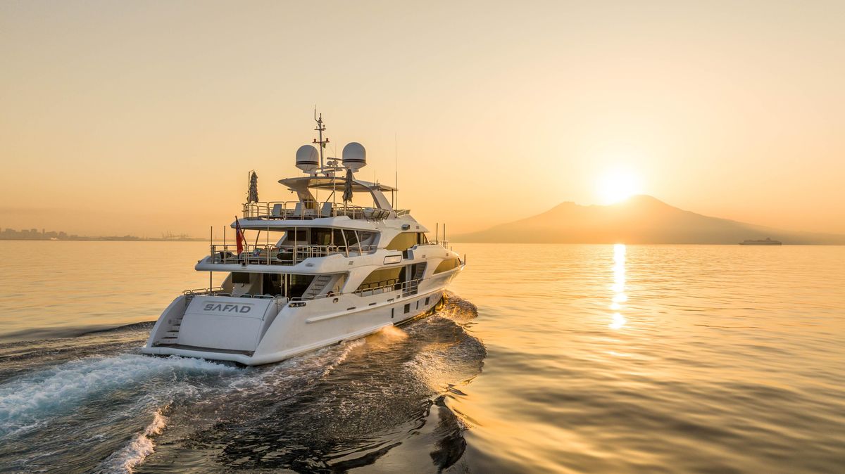 2015 Benetti 121 