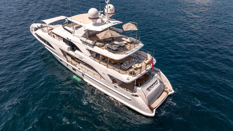 Safad Yacht Photos Pics Luxurious 2015 Benetti 121 yacht cruising on the ocean.