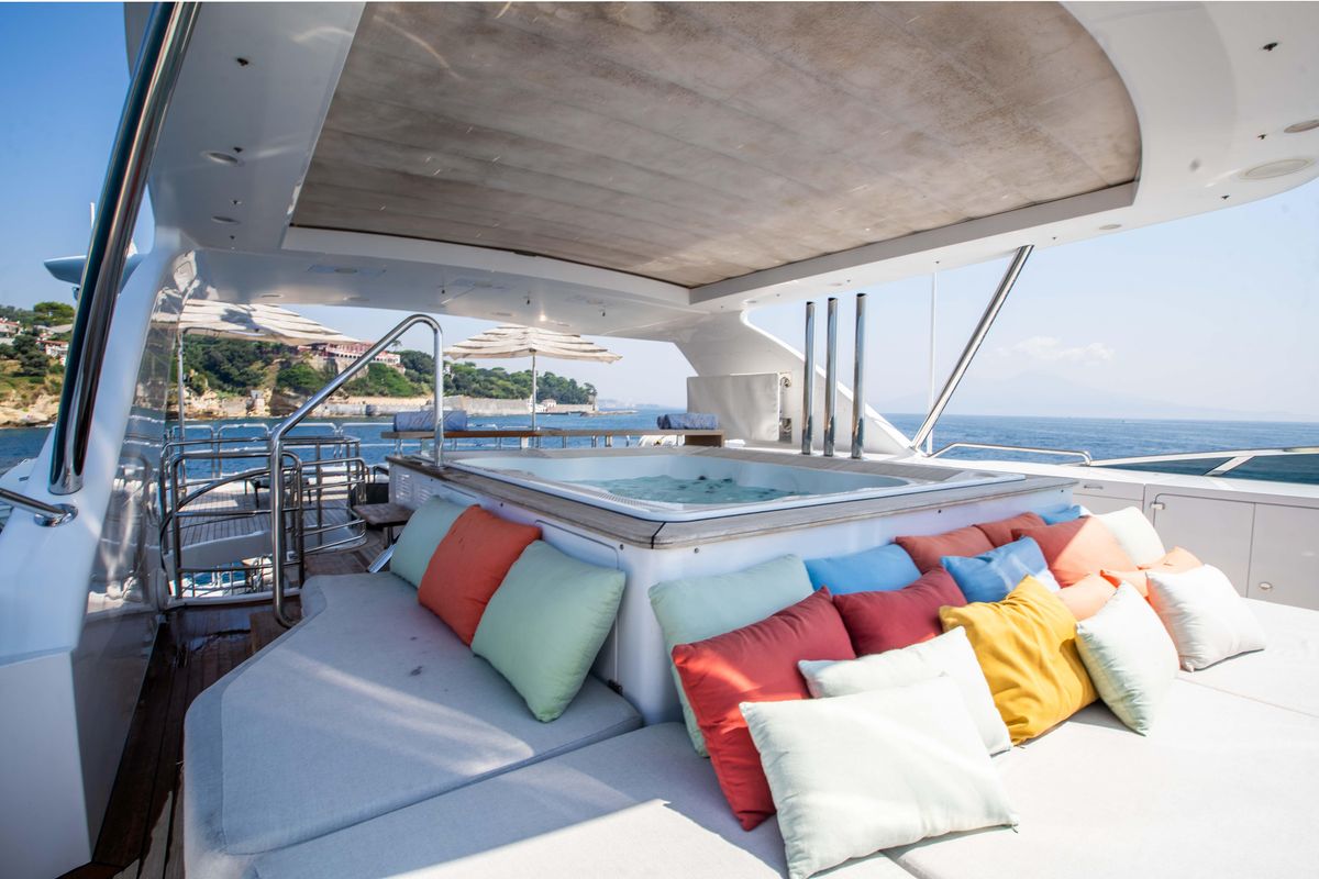 2015 Benetti 121 