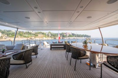Yacht