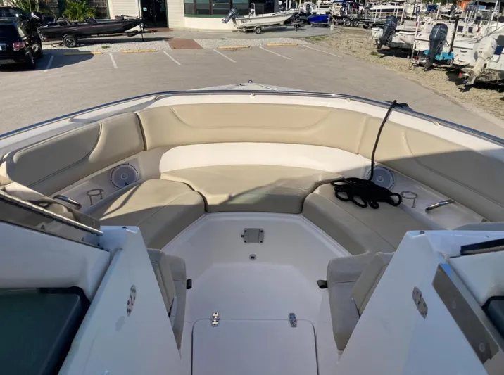 Bella Vista Yacht Photos Pics Pursuit 32 Bella Vista-Bow Seating