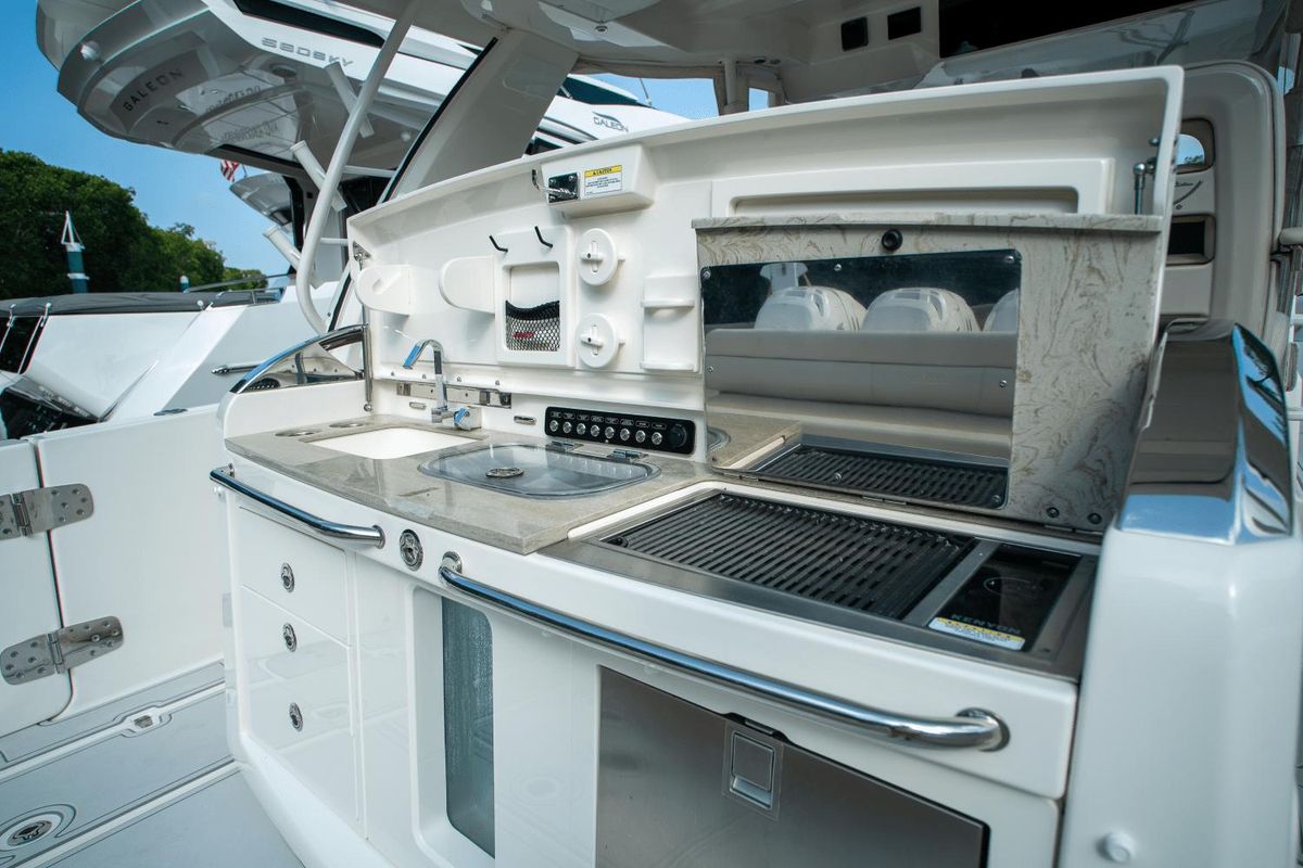 2018 Boston Whaler 42 