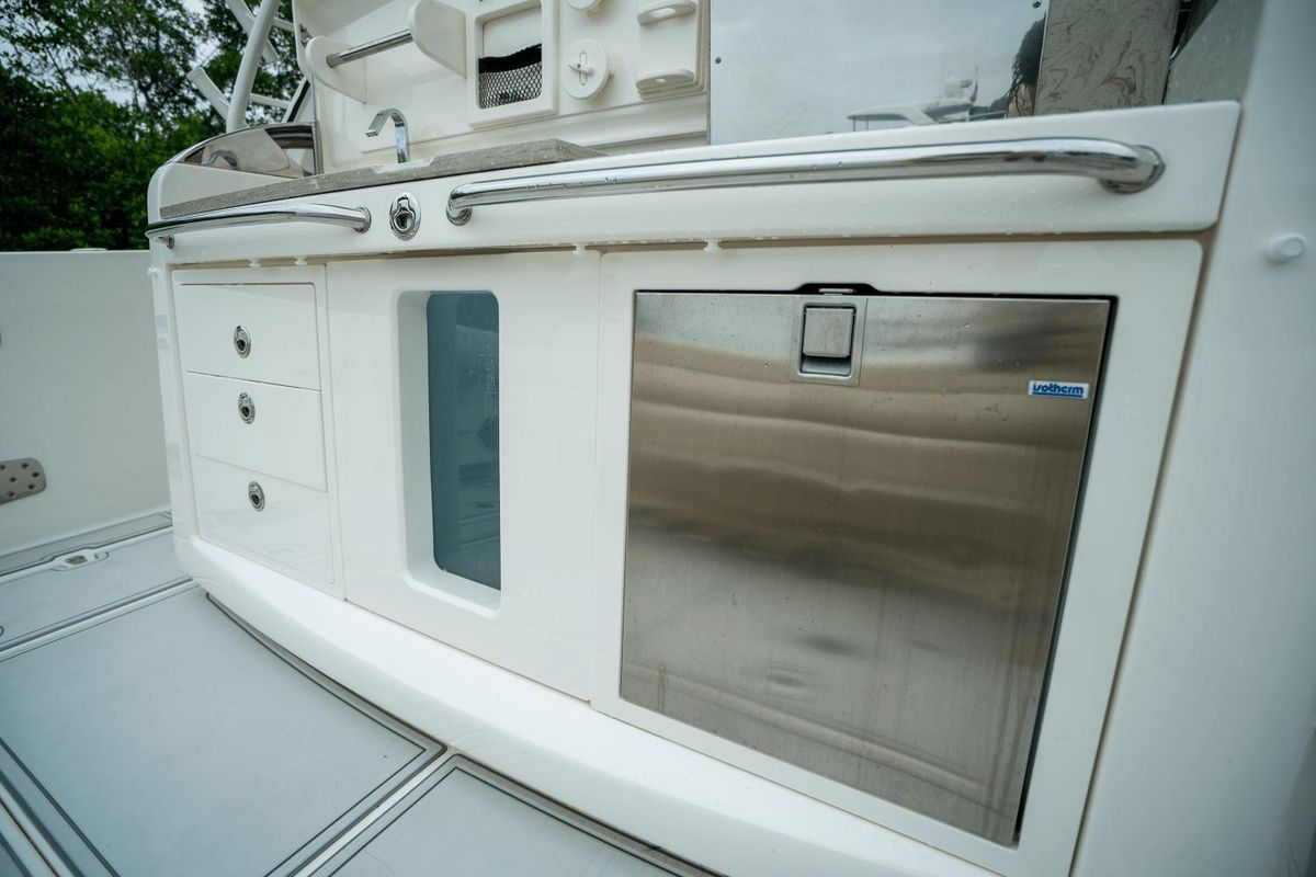 2018 Boston Whaler 42 