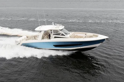 Boston Whaler 420 Outrage