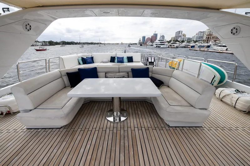  Yacht Photos Pics Upper Deck Dining