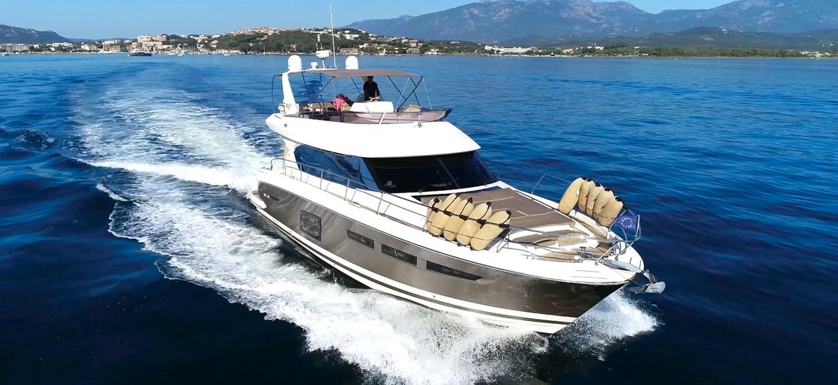 2013 Prestige 62 