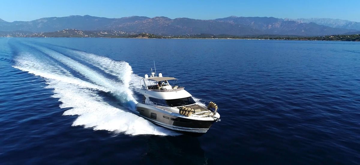2013 Prestige 62 