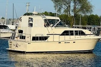 Chris-Craft 381 Catalina