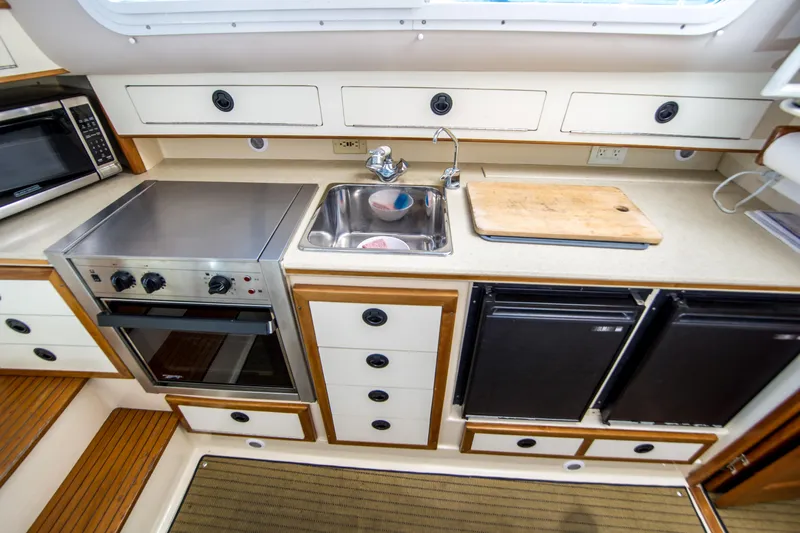 Midnight Rambler Yacht Photos Pics 