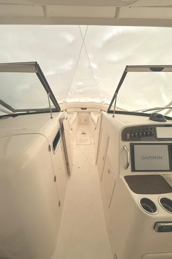 Badger Yacht Photos Pics 2015 Grady-White Freedom 307 boat interior with Garmin navigation system.