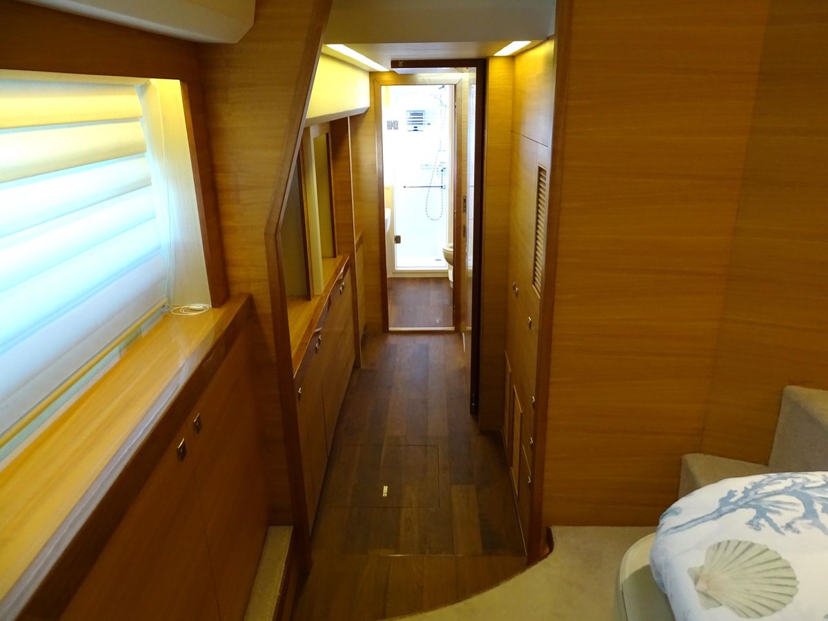 2014 Horizon 52 