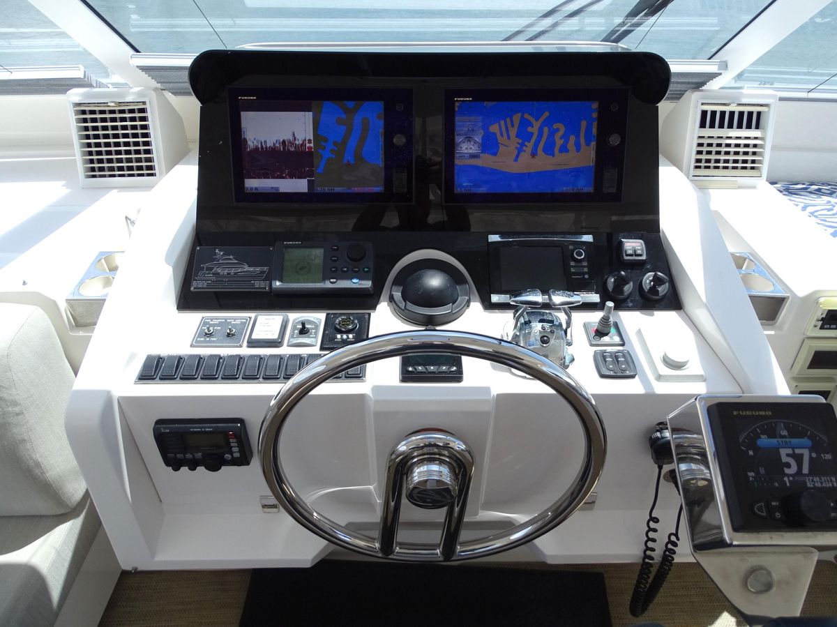2014 Horizon 52 