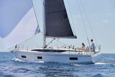 2023 Bavaria C38