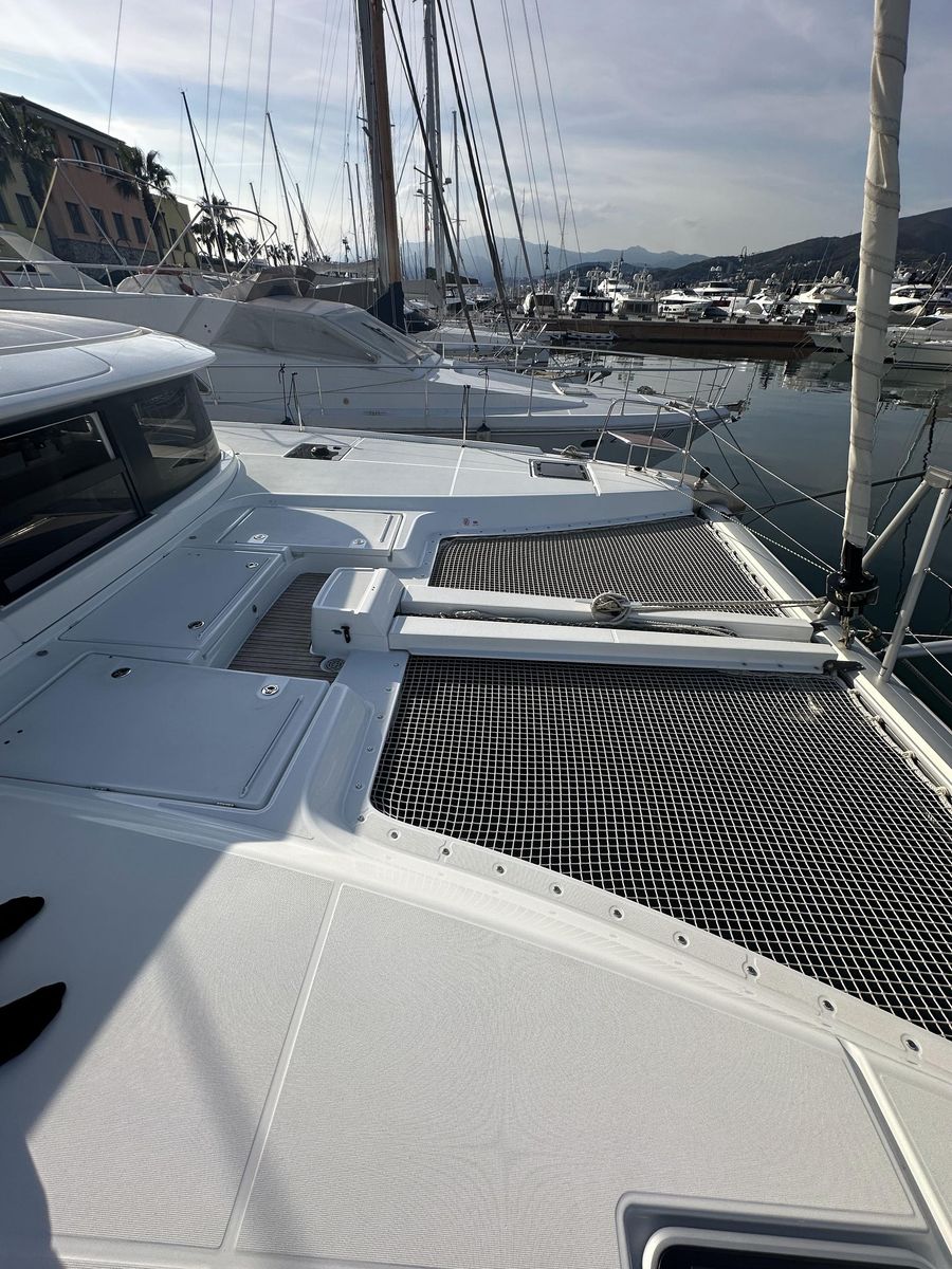 2022 Lagoon 45 