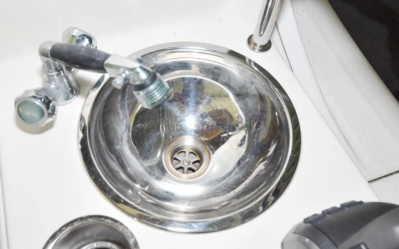 Rhapsody Yacht Photos Pics Cutwater C28 - Rhapsody