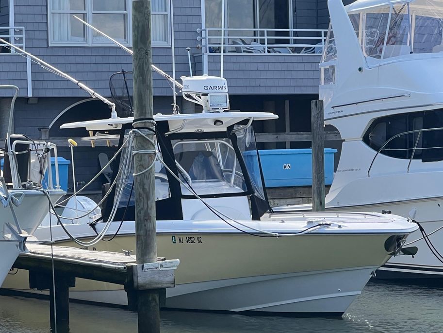 2004 Boston Whaler 320 Outrage w 2019 Power Center Console for sale