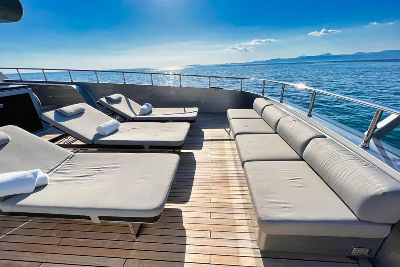 Smooth Operator Yacht Photos Pics Luxurious deck of 2011 Jongert 39m yacht with sun loungers and ocean view.