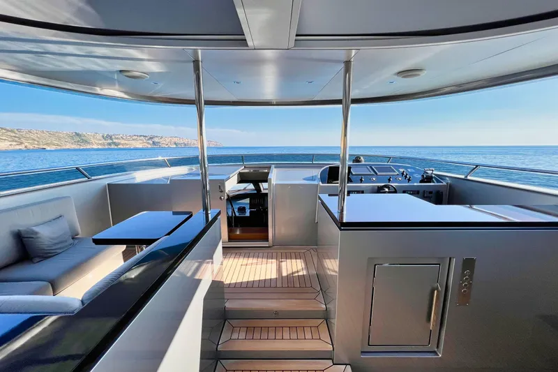 Smooth Operator Yacht Photos Pics Luxurious Jongert 39m yacht interior with sleek design, ocean view, and modern amenities, built in 2011.