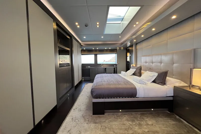 Smooth Operator Yacht Photos Pics Luxurious Jongert 39m yacht bedroom, 2011 model, featuring modern design and skylight.