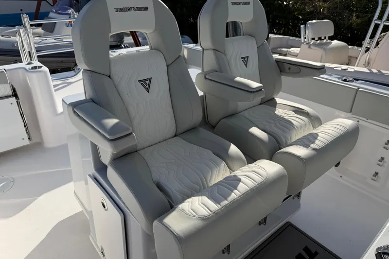  Yacht Photos Pics Luxury seating on 2026 Twin Vee 280 GFX2 CC boat, featuring premium upholstery and design.