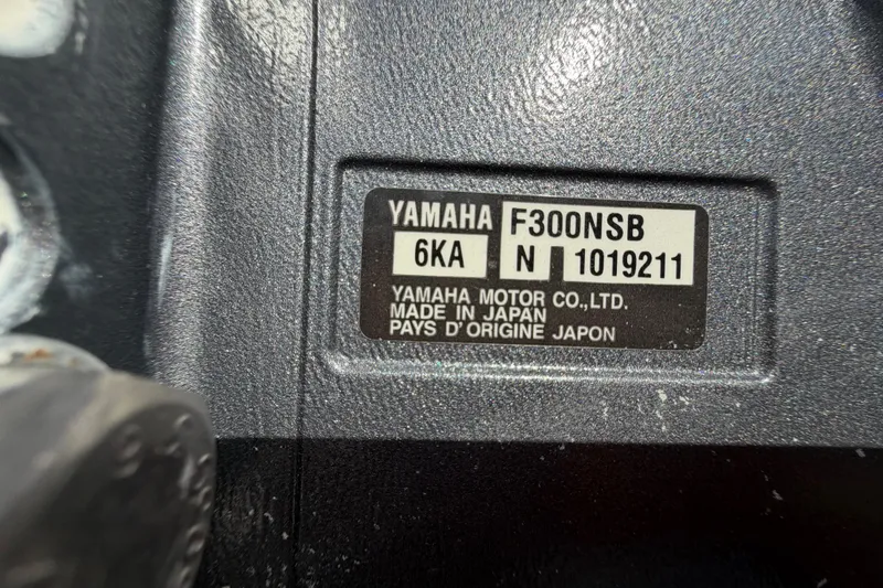  Yacht Photos Pics Yamaha F300NSB engine label on 2026 Twin Vee 280 GFX2 CC, made in Japan.