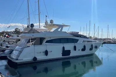 2015 Ferretti Yachts 800