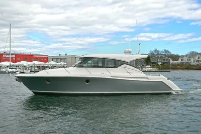 Tiara Yachts 39 Coupe
