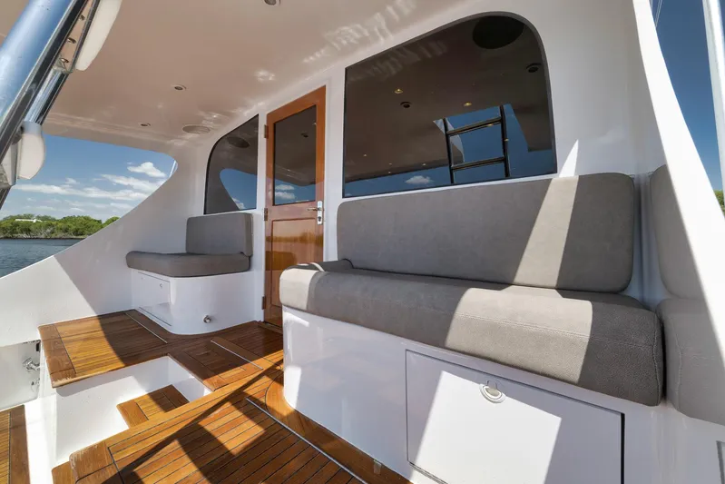 Recidivist Yacht Photos Pics 2006 B&D 60 Custom Carolina- Cockpit