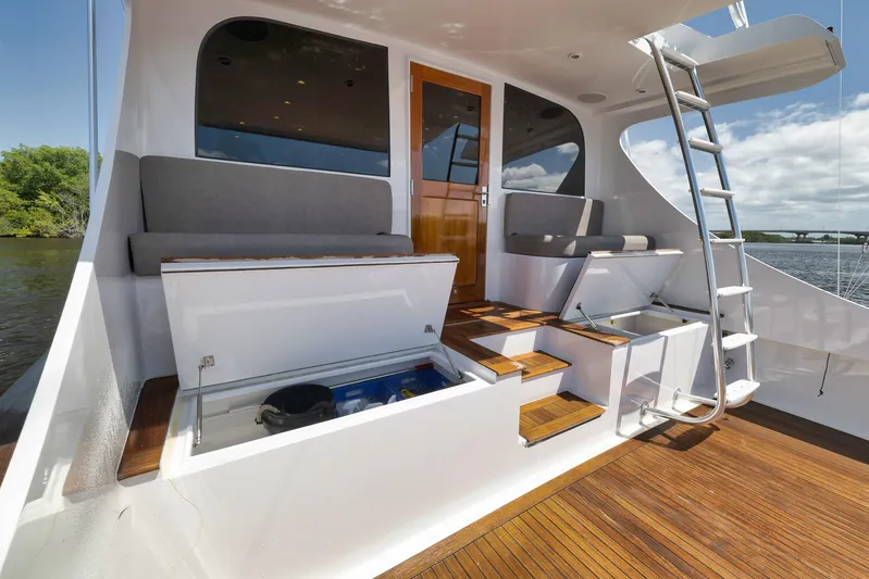 Recidivist Yacht Photos Pics 2006 B&D 60 Custom Carolina- Cockpit