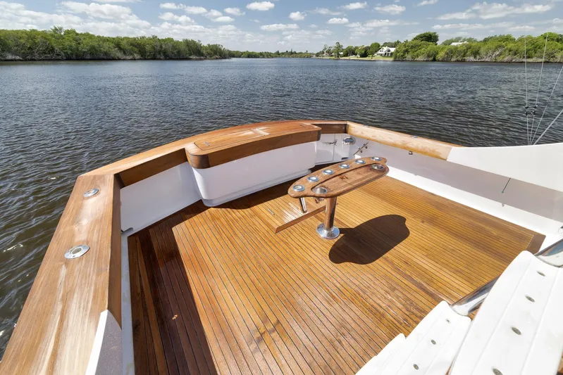 Recidivist Yacht Photos Pics 2006 B&D 60 Custom Carolina- Cockpit