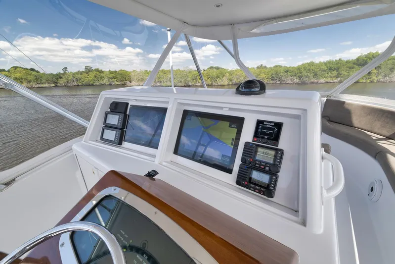 Recidivist Yacht Photos Pics 2006 B&D 60 Custom Carolina- Helm