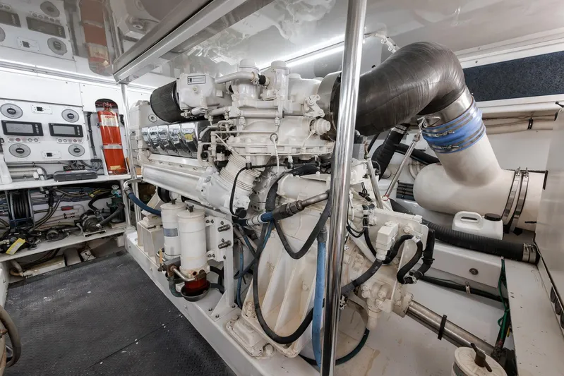 Recidivist Yacht Photos Pics 2006 B&D 60 Custom Carolina- Engine Room
