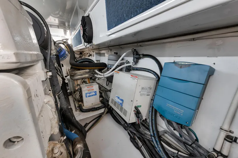 Recidivist Yacht Photos Pics 2006 B&D 60 Custom Carolina- Engine Room