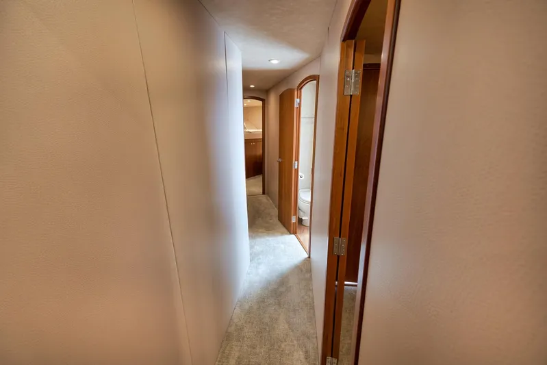 Recidivist Yacht Photos Pics 2006 B&D 60 Custom Carolina- Companionway