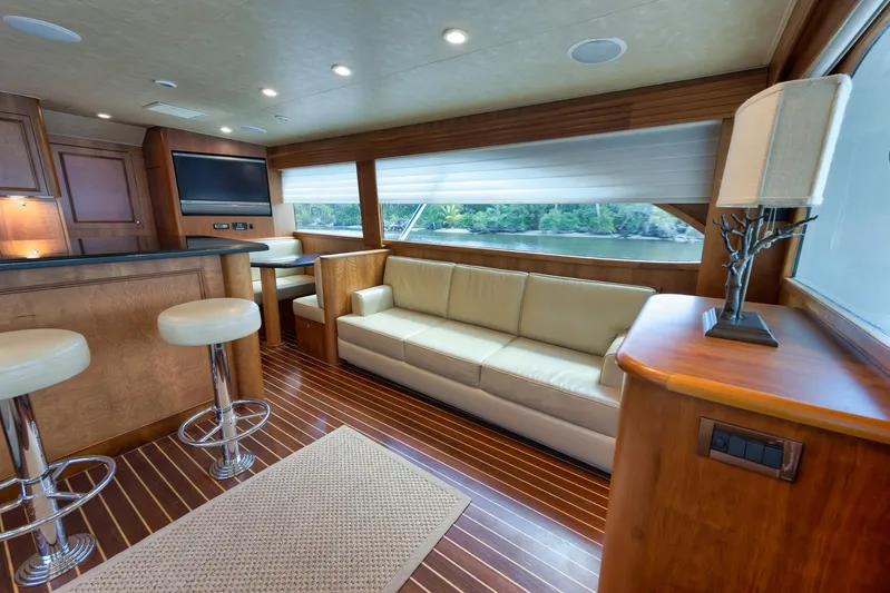 Recidivist Yacht Photos Pics 2006 B&D 60 Custom Carolina- Salon