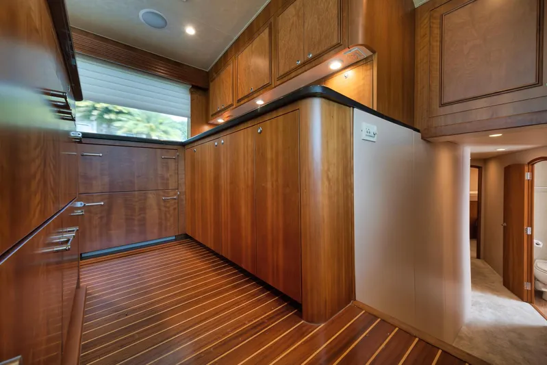 Recidivist Yacht Photos Pics 2006 B&D 60 Custom Carolina- Galley