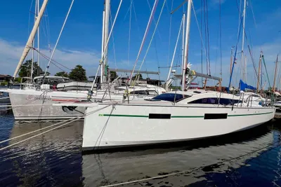 RM Yachts 10.70+
