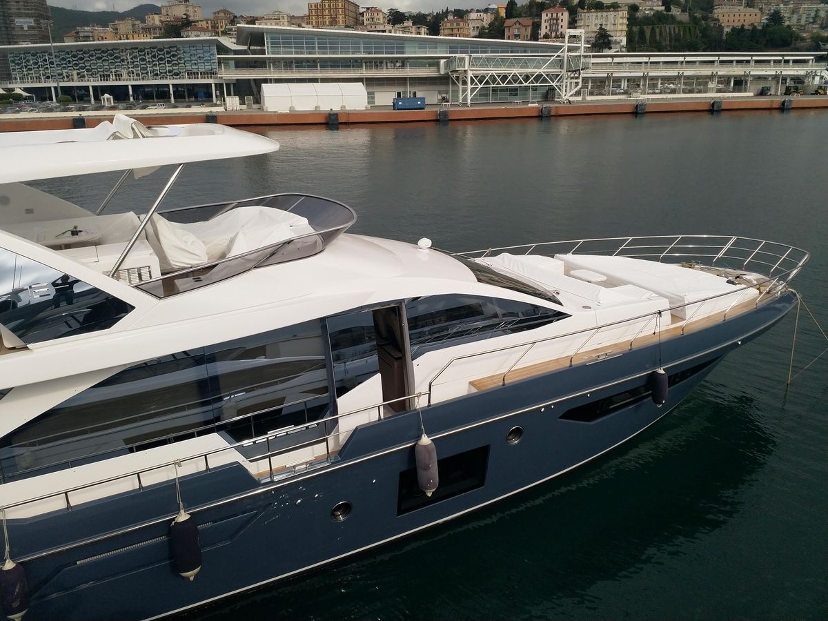 2022 Azimut 74 