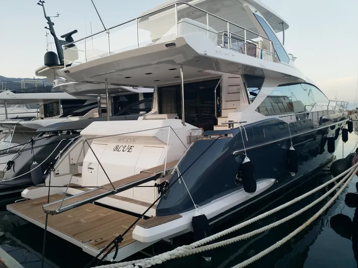 Celebrate Life Yacht Photos Pics Azimut 72 Fly 2022