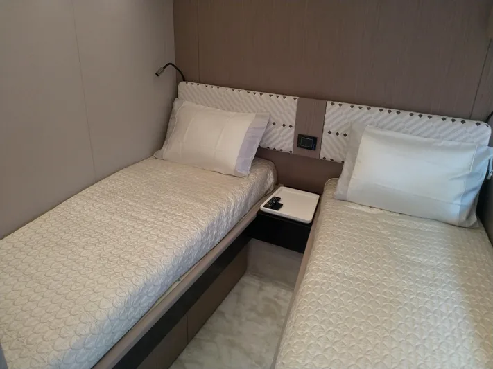 Celebrate Life Yacht Photos Pics Azimut 72 Fly 2022