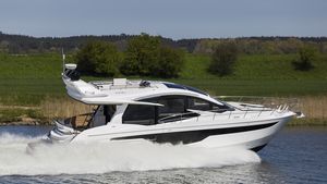 Galeon 510 Skydeck