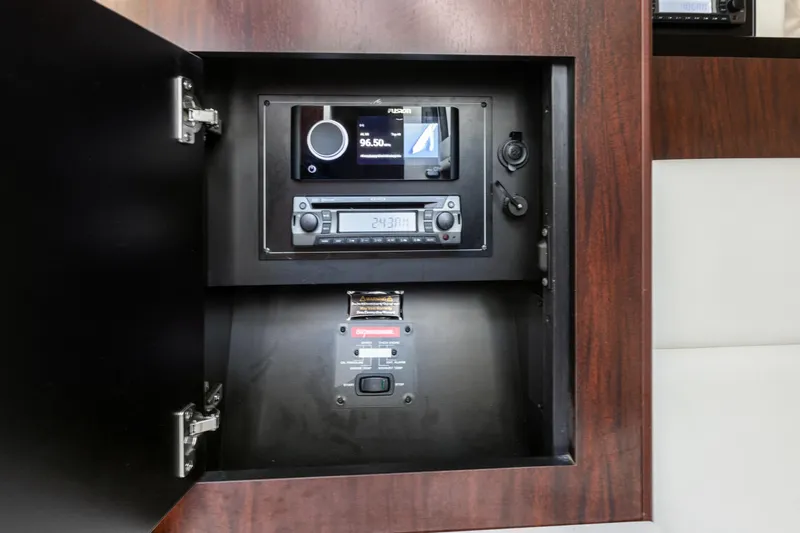 Gettin Trashy Yacht Photos Pics 