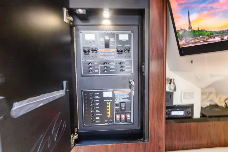 Gettin Trashy Yacht Photos Pics 