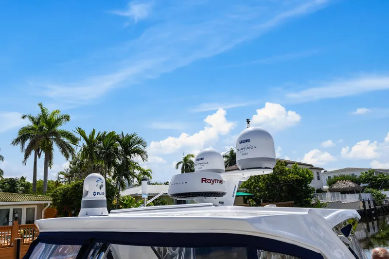 Gettin Trashy Yacht Photos Pics 