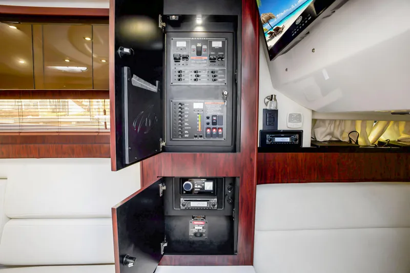 Gettin Trashy Yacht Photos Pics 