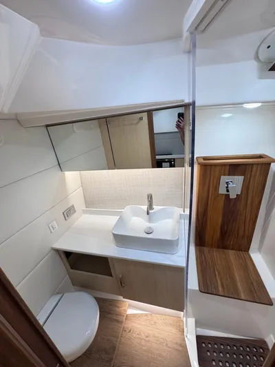  Yacht Photos Pics 2026 REGAL 38 SAV - Image 16