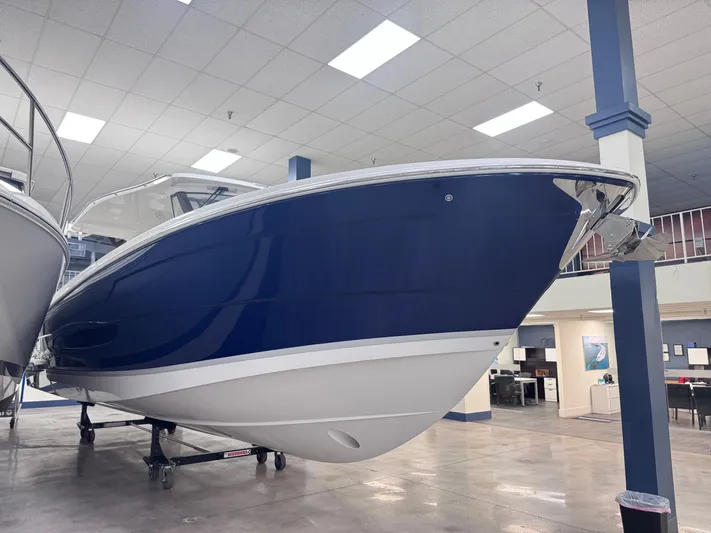  Yacht Photos Pics 2026 REGAL 38 SAV - Image 4