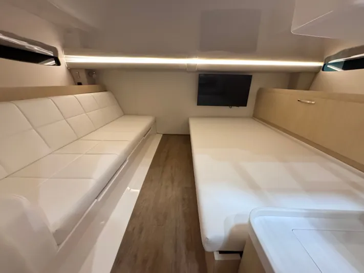  Yacht Photos Pics 2026 REGAL 38 SAV - Image 14