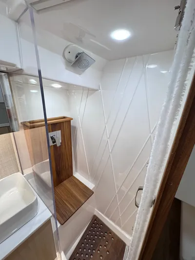  Yacht Photos Pics 2026 REGAL 38 SAV - Image 17